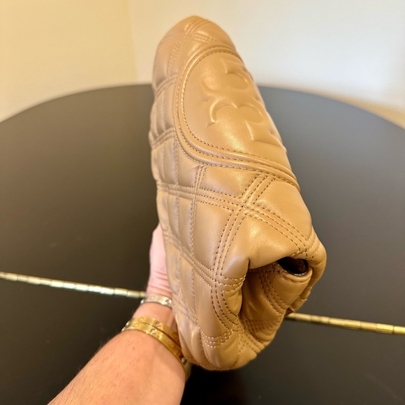 NWT Authentic Luxury Minimalist Tory Burch Fleming Quilted Soft Clutch/Bag - Picture 11 of 17